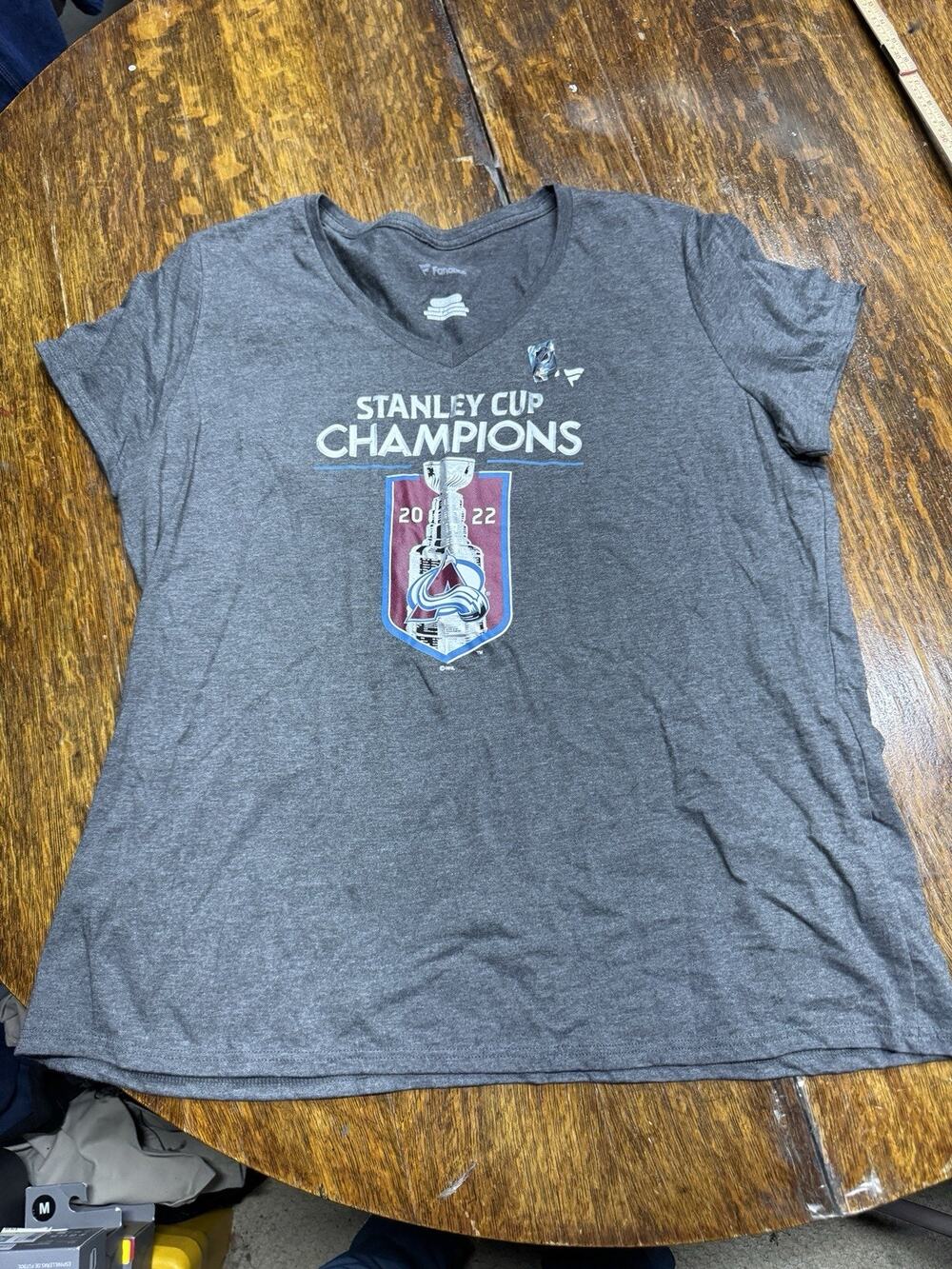 Colorado Avalanche Shirt - Womens 2XL - Grey - 2022 Stanley Cup Champions
